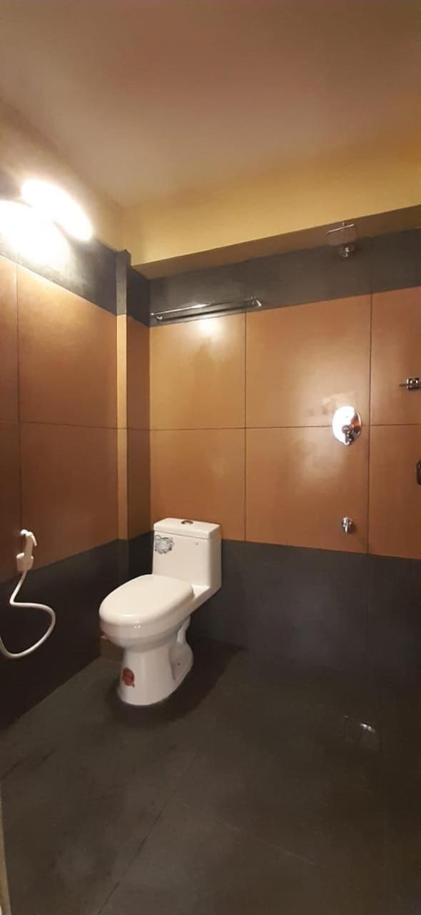 Greenview Holiday Inn 蒙纳 外观 照片