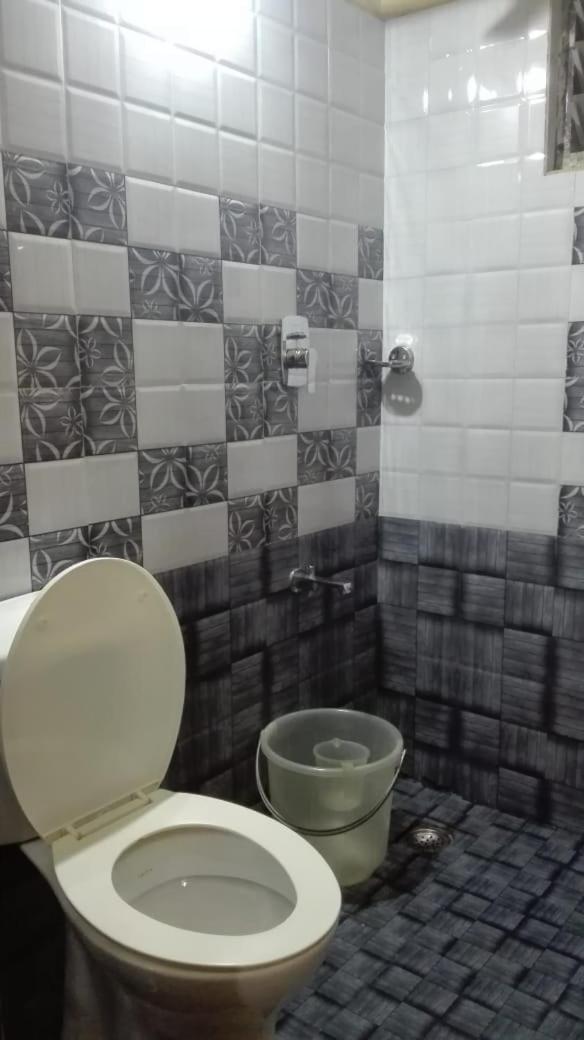 Greenview Holiday Inn 蒙纳 外观 照片