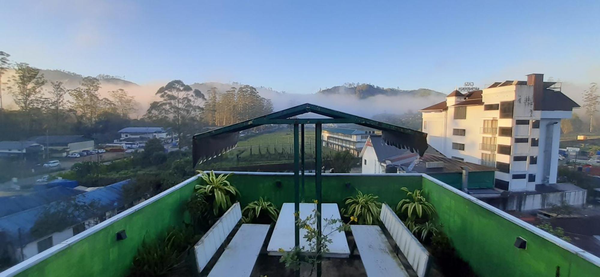 Greenview Holiday Inn 蒙纳 外观 照片