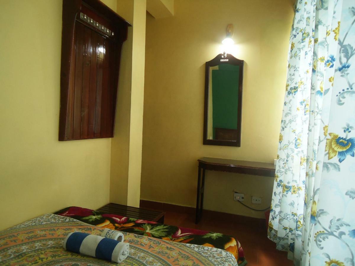 Greenview Holiday Inn 蒙纳 外观 照片